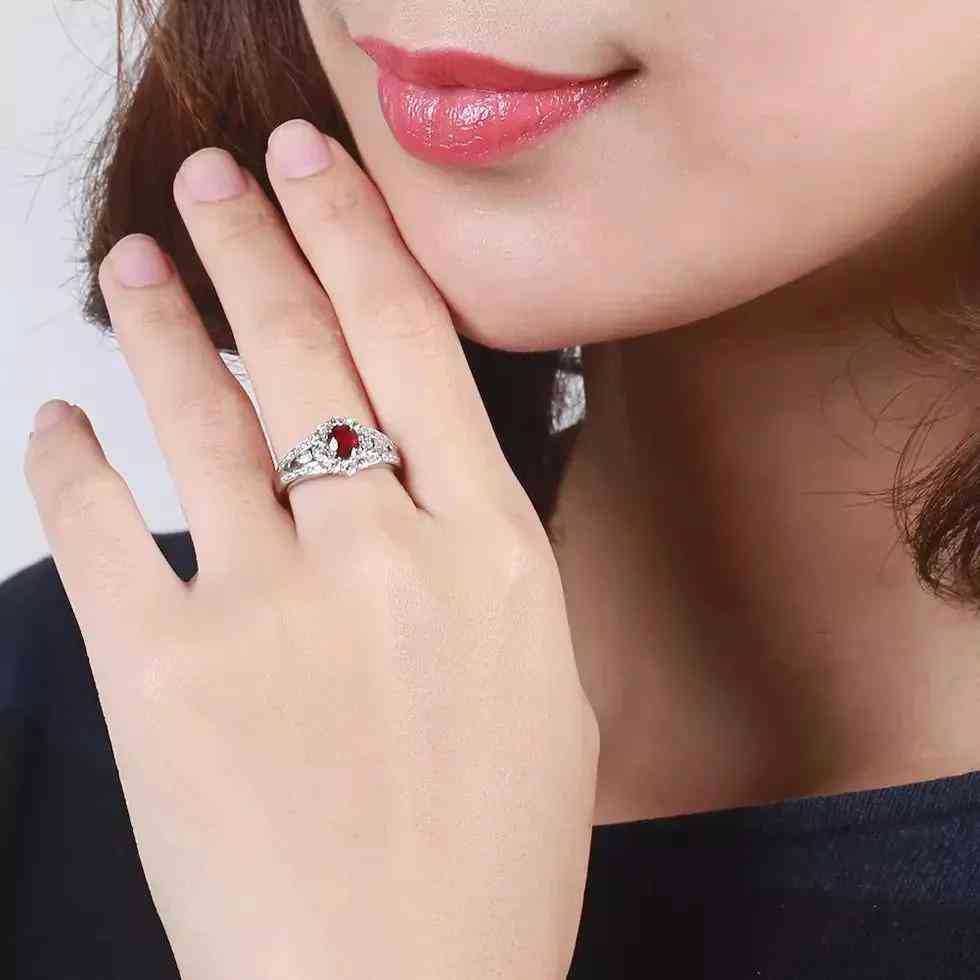 戒指戴法含義男左女右(戒指男左女右怎么戴)插圖2