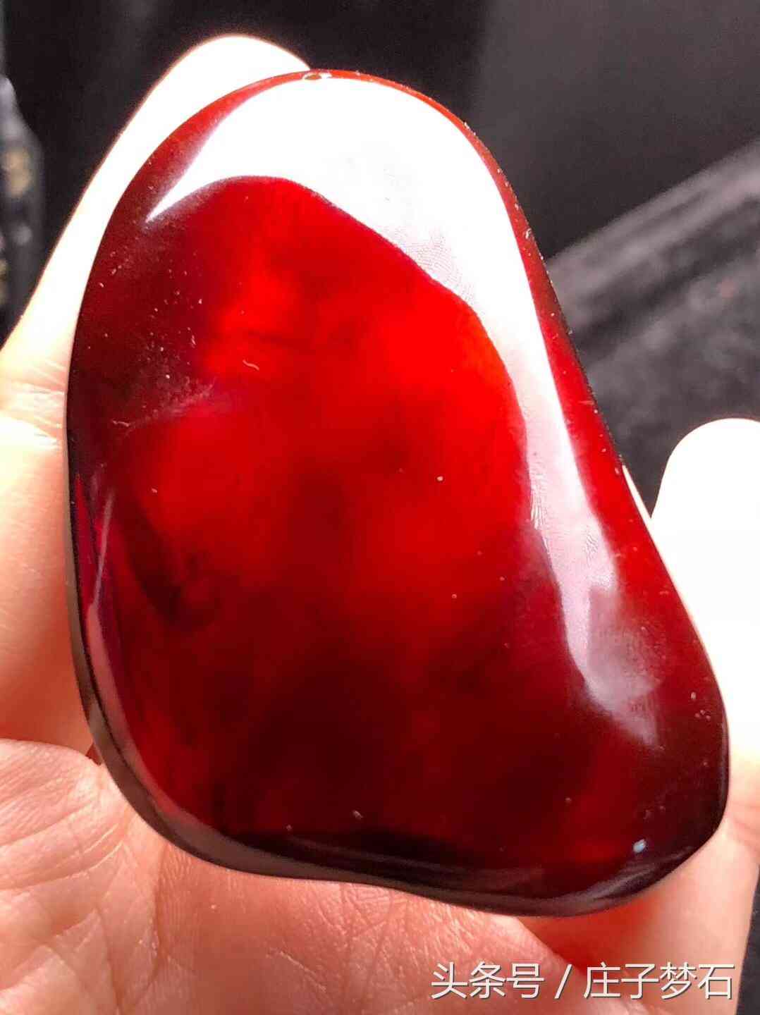 天然琥珀吊墜(天然琥珀吊墜圖片)插圖4