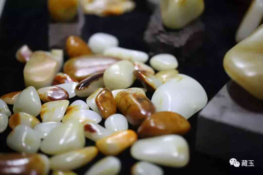 和田玉籽料怎么區(qū)分等級(jí)(和田玉籽料最好的級(jí)別)插圖2