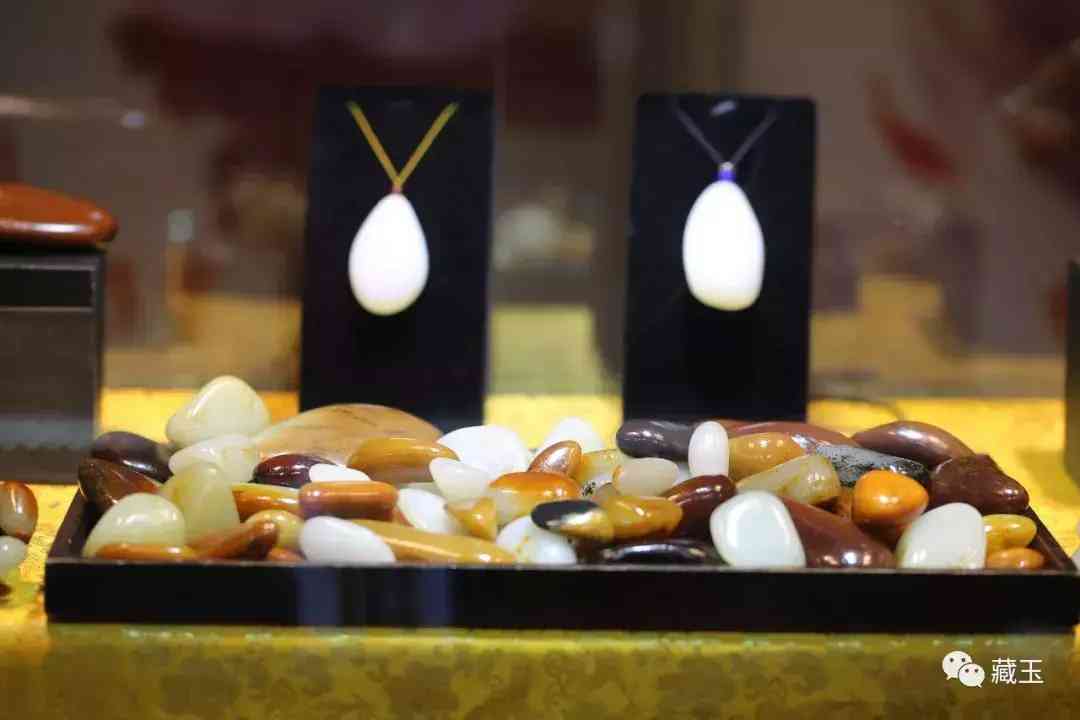 和田玉籽料怎么區(qū)分等級(jí)(和田玉籽料最好的級(jí)別)插圖5