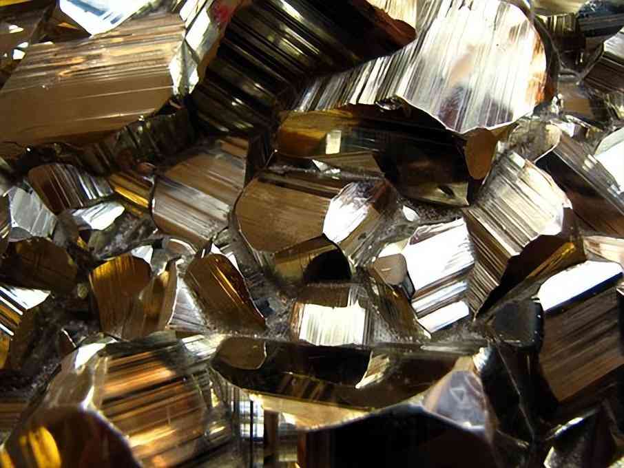 佩戴白水晶的功效與作用(佩戴白水晶的寓意)插圖3