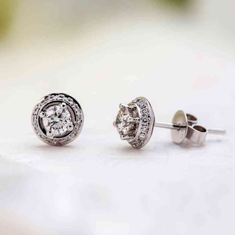 鉆石耳釘什么牌子的好(鉆石耳釘什么牌子的好看)插圖14