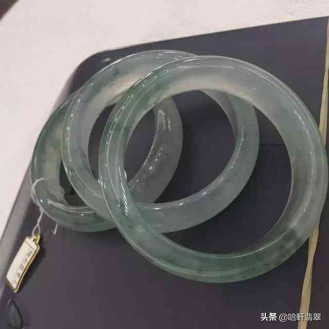 真的翡翠手鐲最便宜一個多錢(翡翠手鐲一般多少錢一只)