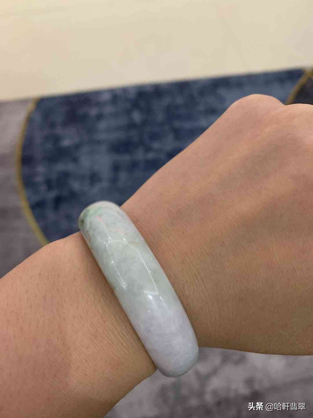 真的翡翠手鐲最便宜一個多錢(翡翠手鐲一般多少錢一只)插圖1