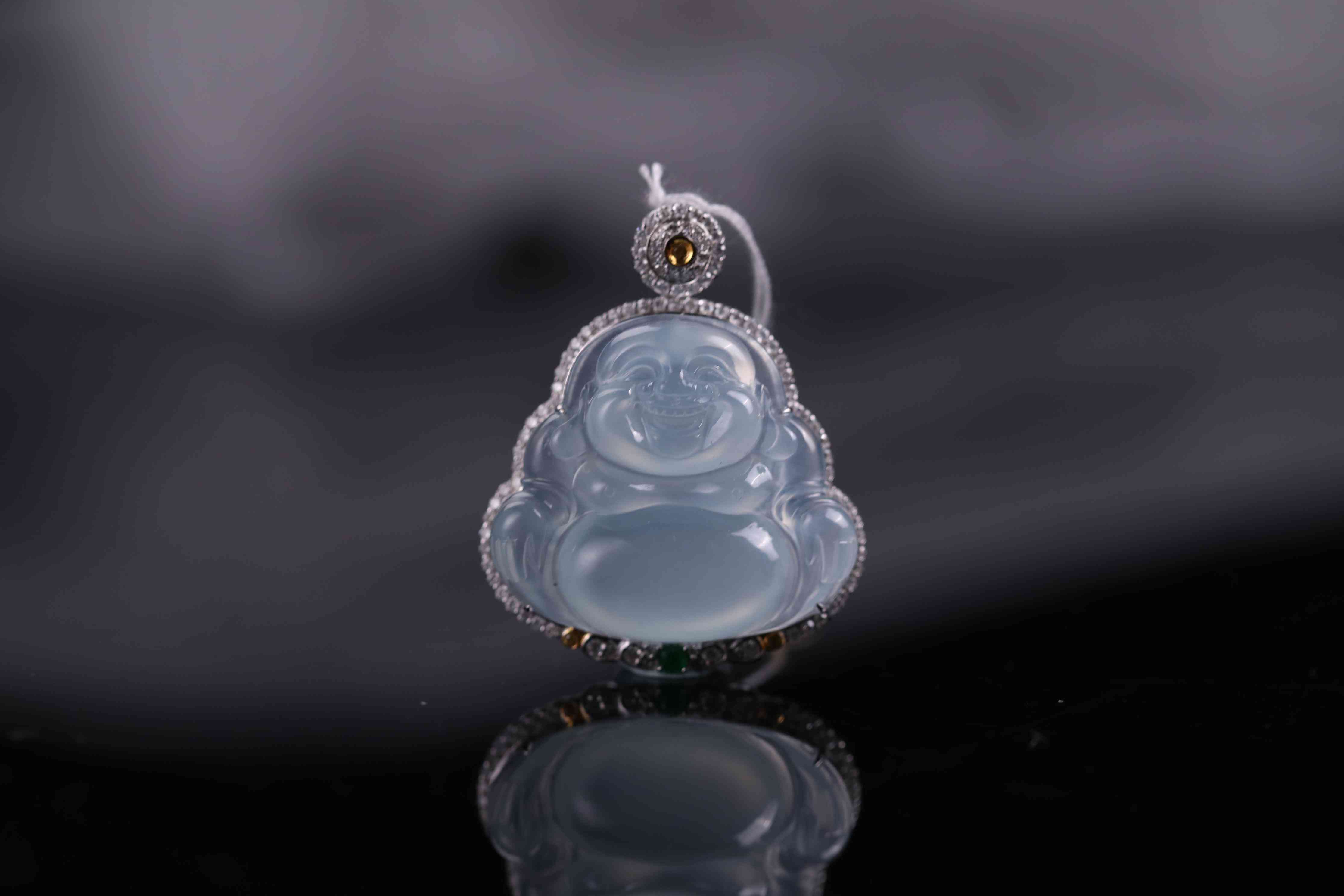 純白高冰種翡翠現(xiàn)在什么價(jià)位(純白色的冰種翡翠)插圖1