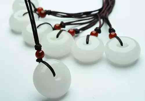 羊脂玉吊墜一般多少錢(羊脂玉吊墜一般多少錢一個)插圖3