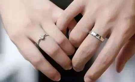 女生戴戒指招財(女生戴戒指的寓意)插圖3