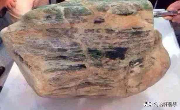 翡翠原石批發(fā)價(jià)格(翡翠原石批發(fā)網(wǎng))插圖1