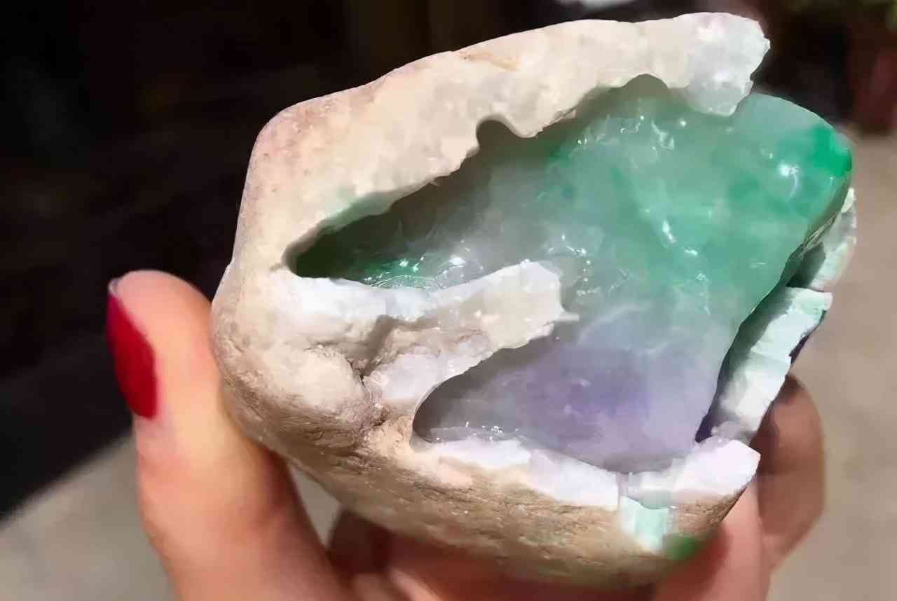 開翡翠原石(開翡翠原石游戲)插圖1