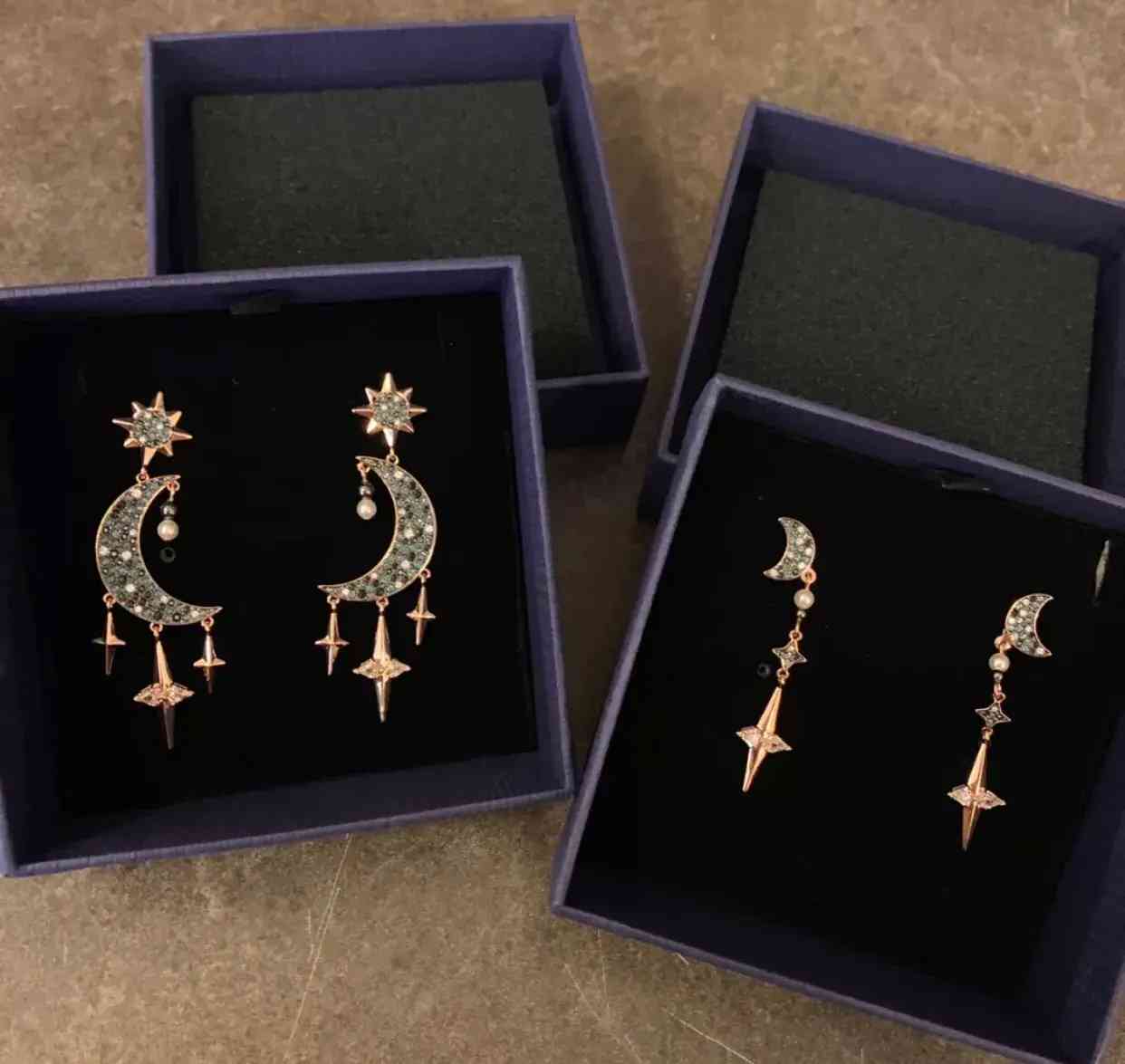 施華洛世奇的項(xiàng)鏈(施華洛世奇的項(xiàng)鏈變黑了怎么清洗)插圖8