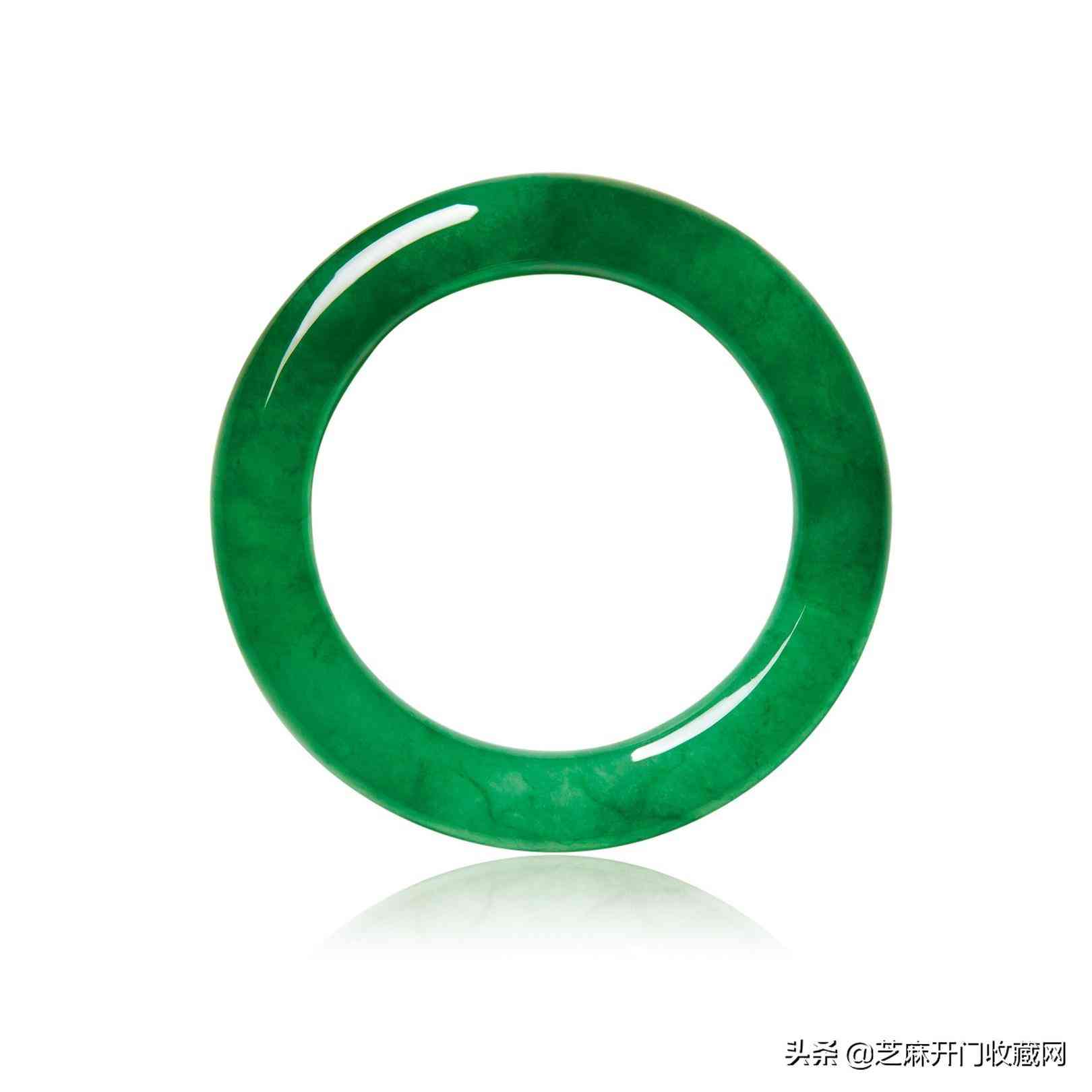 翡翠真假辨別方法簡單(翡翠b貨在燈光下的圖片)