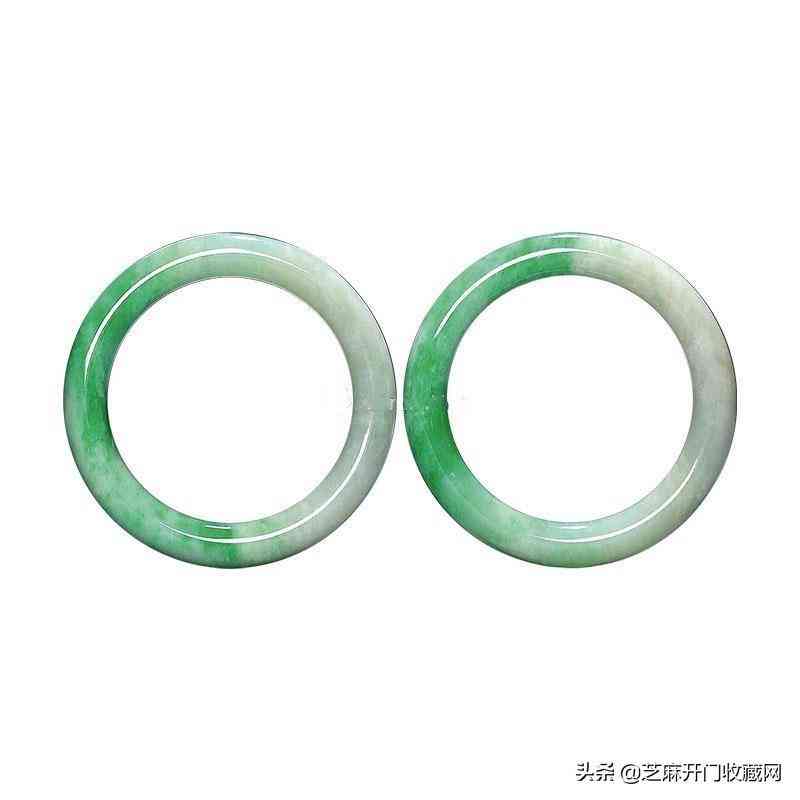 翡翠真假辨別方法簡(jiǎn)單(翡翠b貨在燈光下的圖片)插圖7