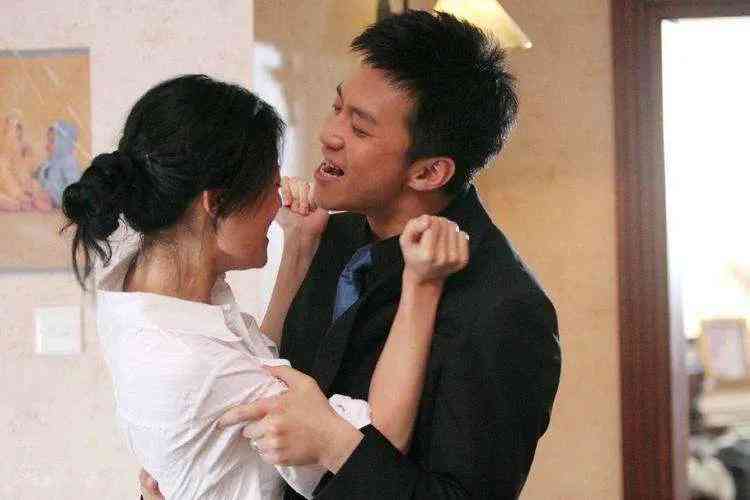 鉆石王老五的艱難愛情免費看(鉆石王老五的艱難愛情免費觀看)插圖3