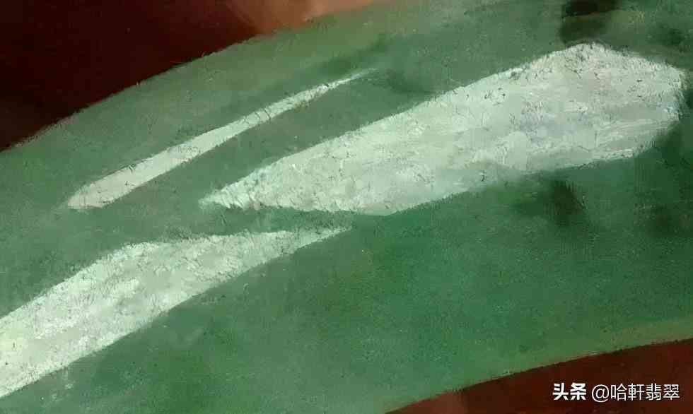 鑒別翡翠真?zhèn)蔚姆椒?鑒別翡翠真?zhèn)蔚姆椒ㄊ鞘裁?插圖10