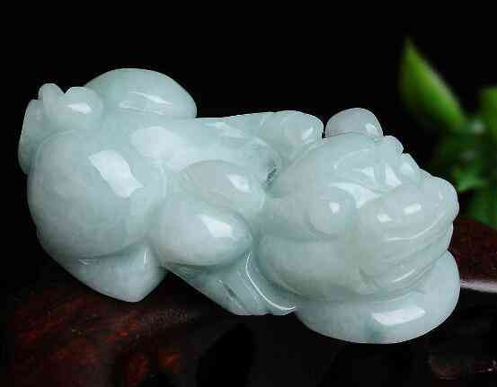 翡翠貔貅多少錢一只(翡翠貔貅價(jià)格一般多少錢一克)