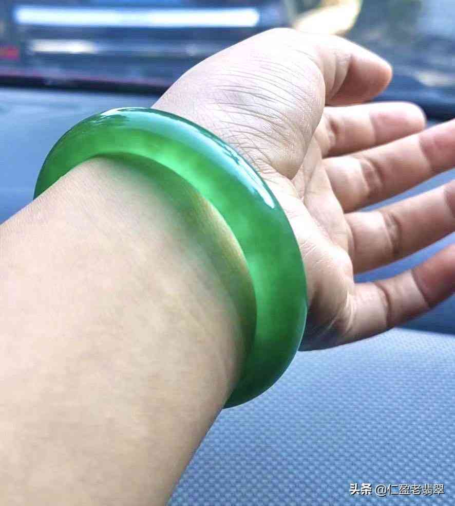 翡翠用什么水泡會越來越透(挑選翡翠的四個口訣)