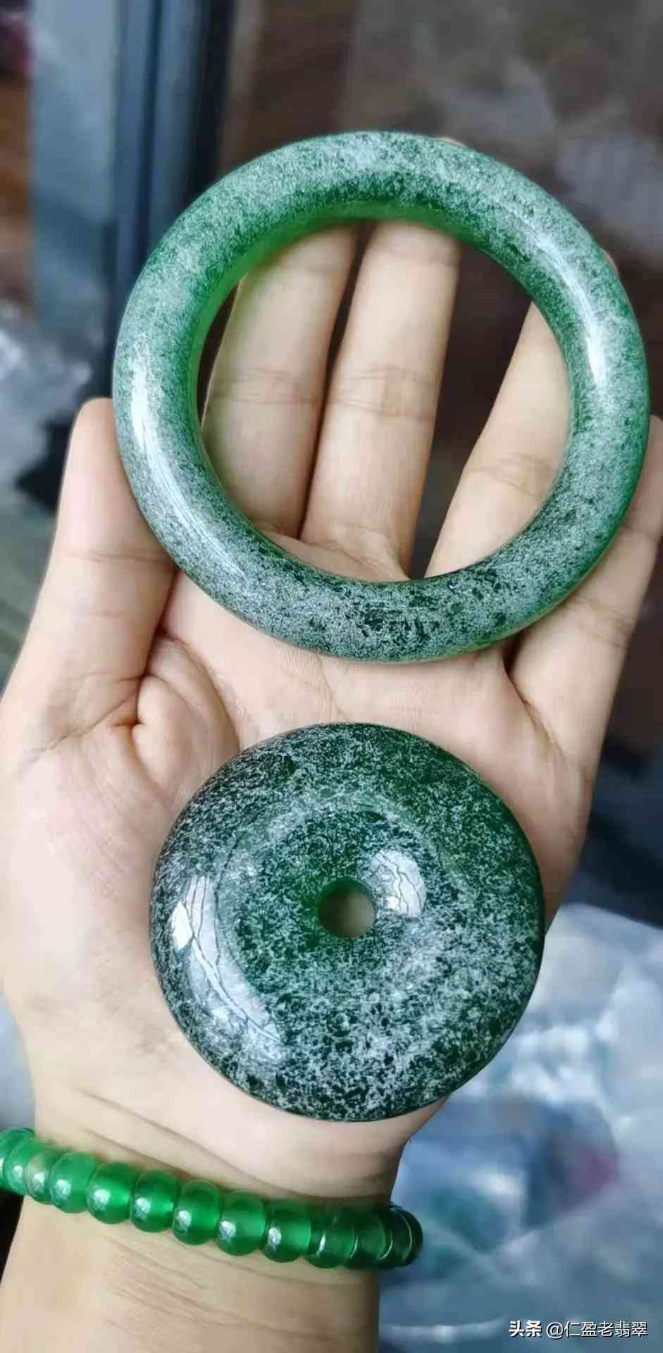 翡翠用什么水泡會越來越透(挑選翡翠的四個口訣)插圖2