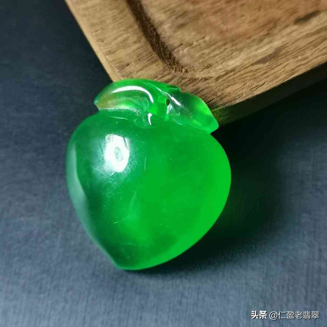 翡翠用什么水泡會越來越透(挑選翡翠的四個口訣)插圖4