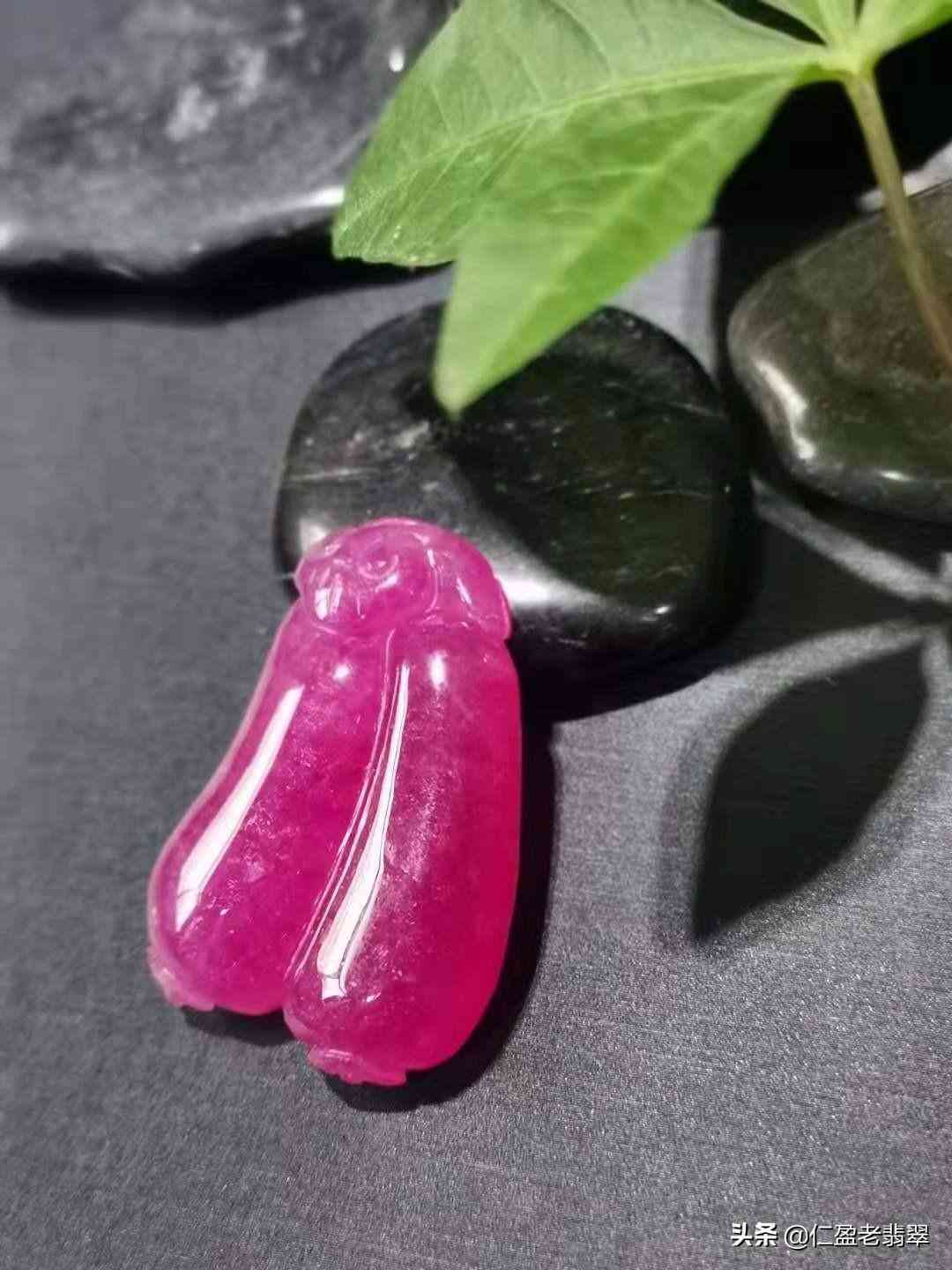 翡翠用什么水泡會越來越透(挑選翡翠的四個口訣)插圖5