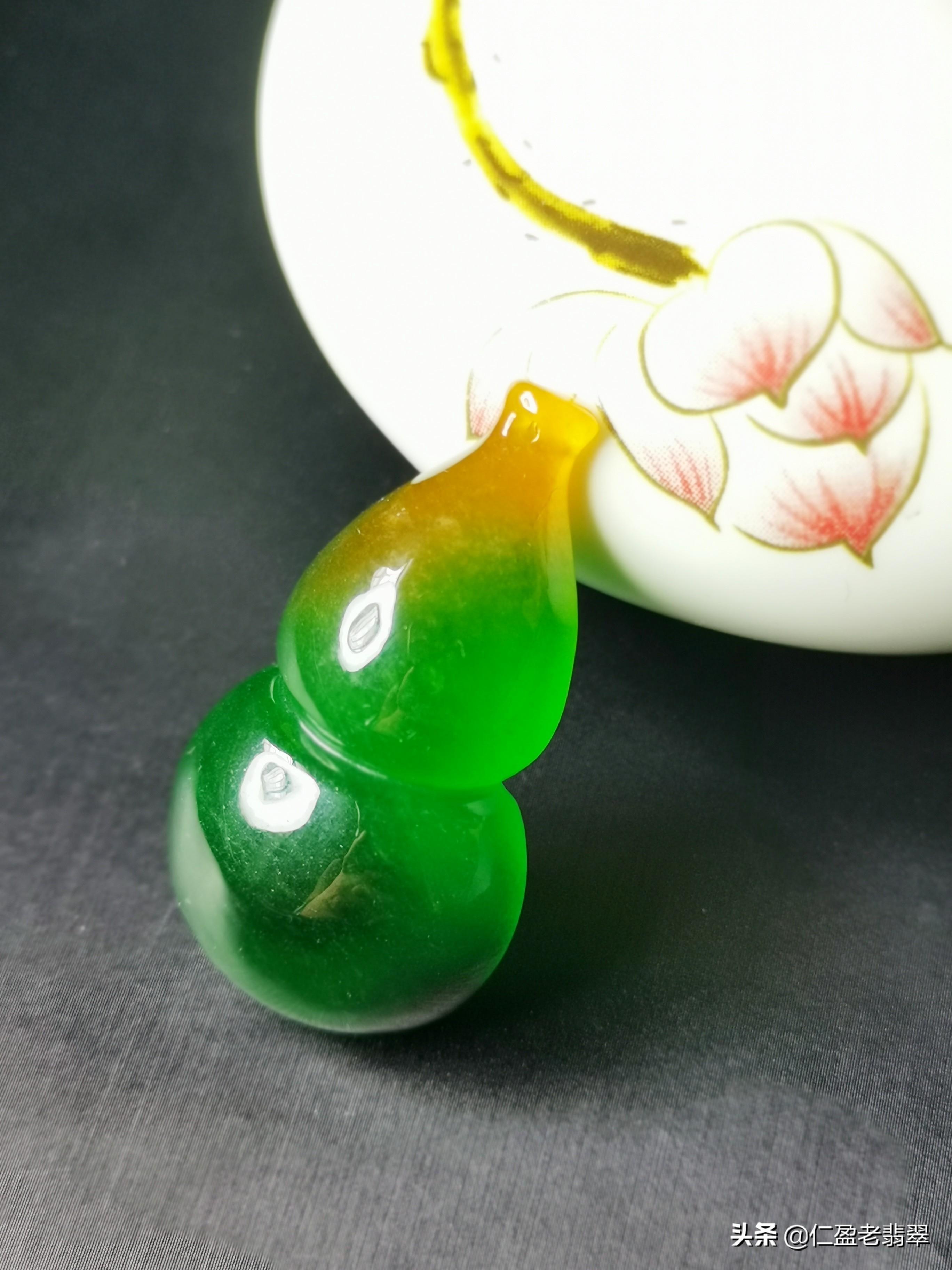 翡翠用什么水泡會越來越透(挑選翡翠的四個口訣)插圖6