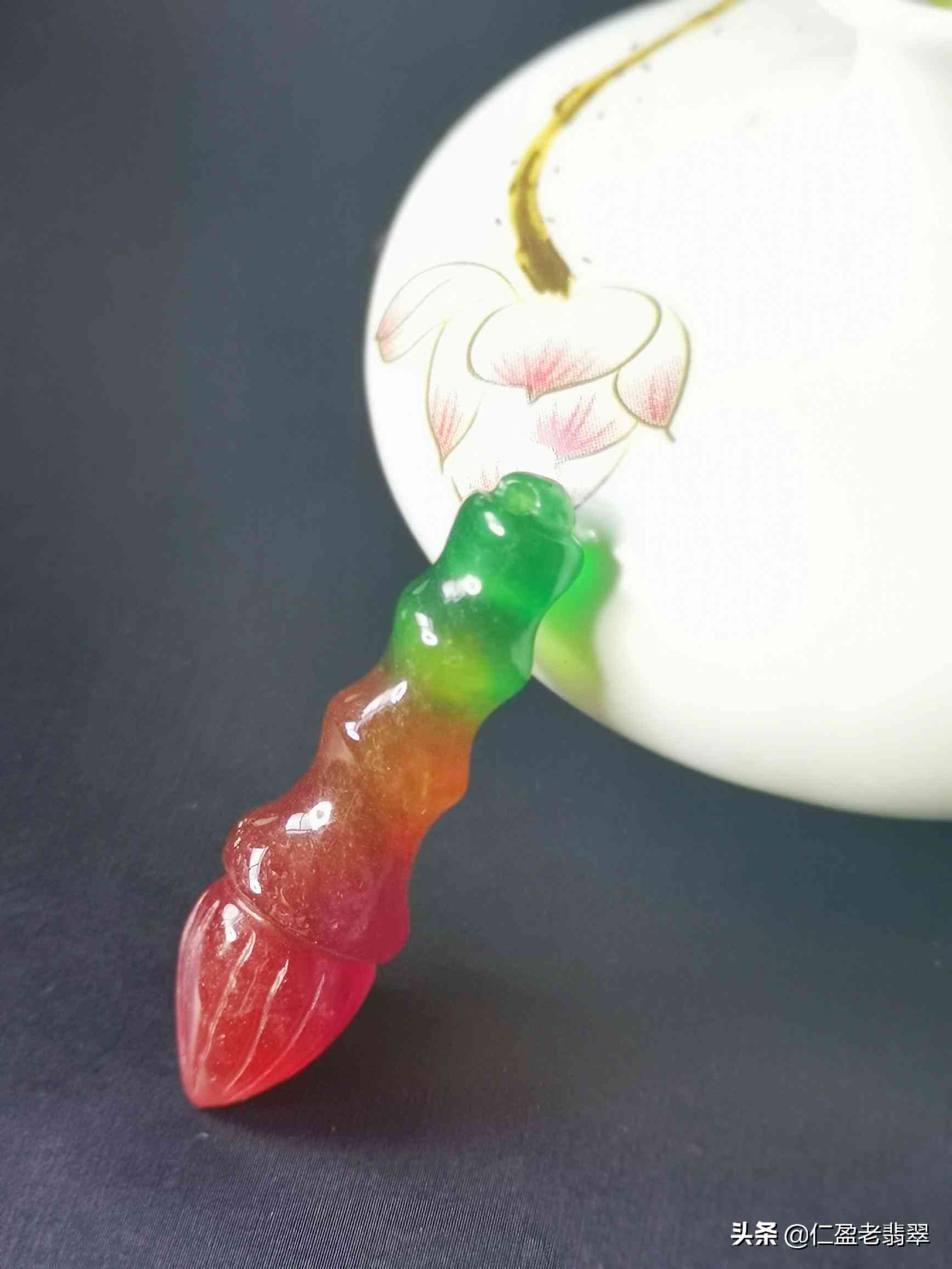 翡翠用什么水泡會越來越透(挑選翡翠的四個口訣)插圖7