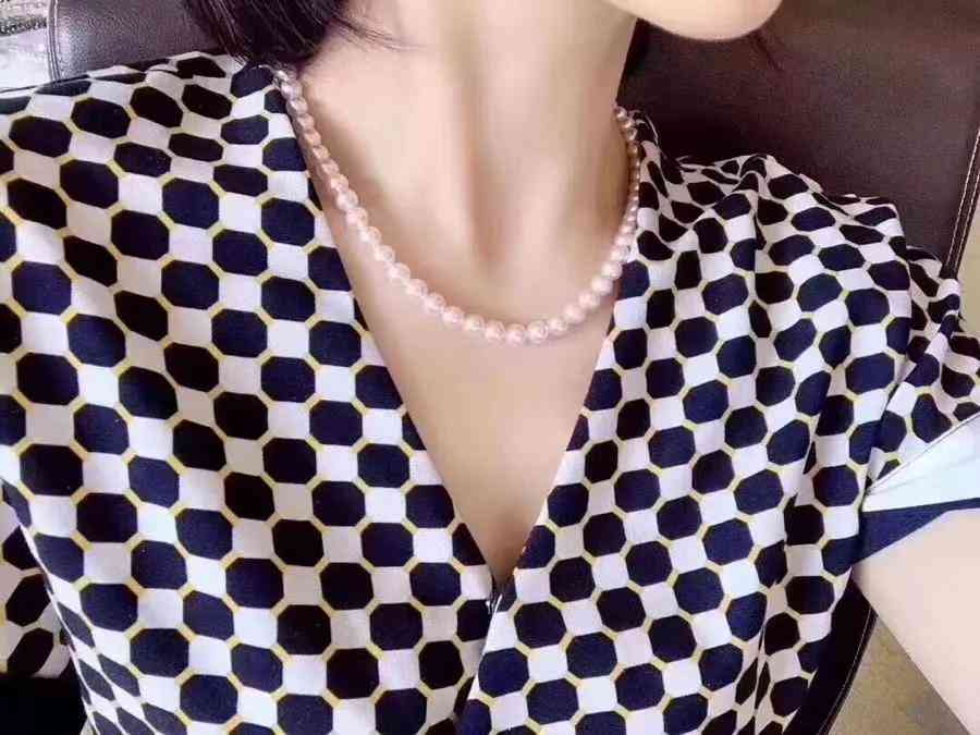 什么玉對(duì)女人身體最好(什么玉鐲子對(duì)女性好)插圖2