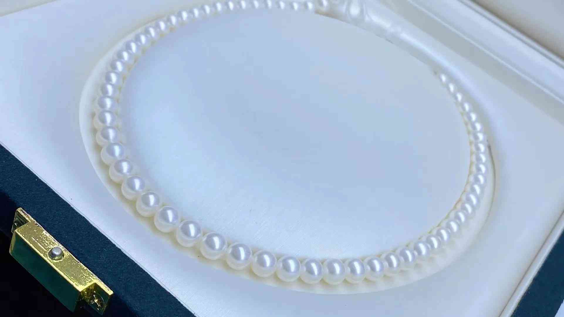 什么玉對(duì)女人身體最好(什么玉鐲子對(duì)女性好)插圖3