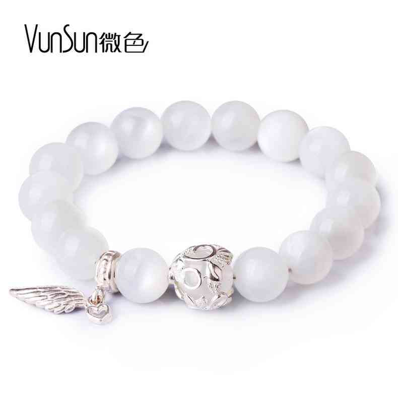 灰月光石戴哪個(gè)手(灰月光石戴哪個(gè)手好)插圖4