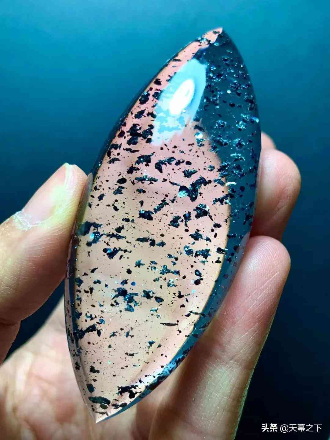 天然水晶吊墜多少錢一個(gè)(天然水晶石吊墜)