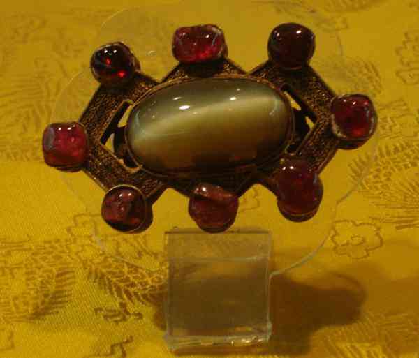 金綠貓眼石價(jià)格多少錢(金綠貓眼石的功效與作用)插圖5