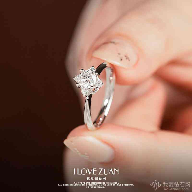 六克拉鉆戒大概價(jià)位多少(六克拉鉆戒大小)插圖4