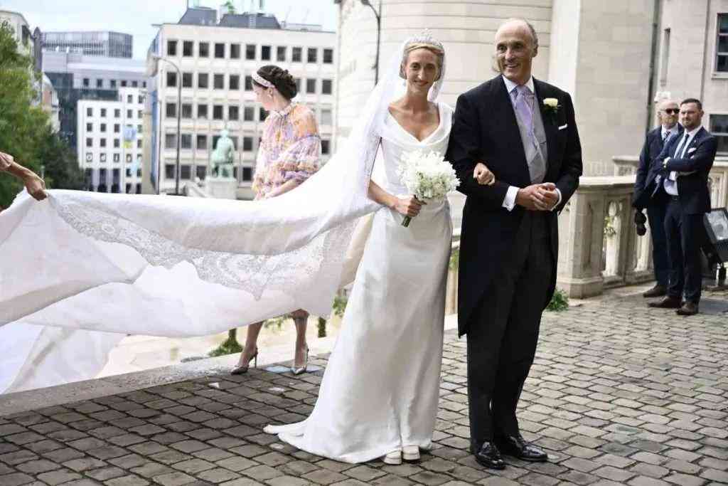 7克拉鉆戒有多大(7克拉的鉆戒多少錢啊)插圖3