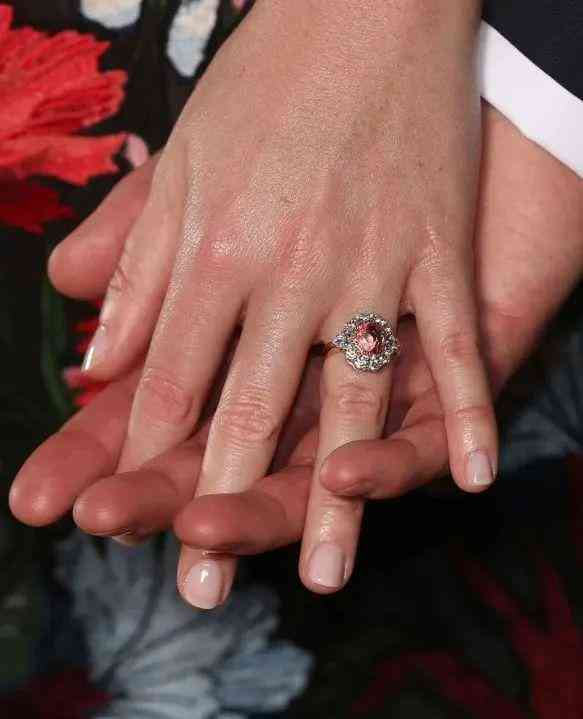 7克拉鉆戒有多大(7克拉的鉆戒多少錢啊)插圖15