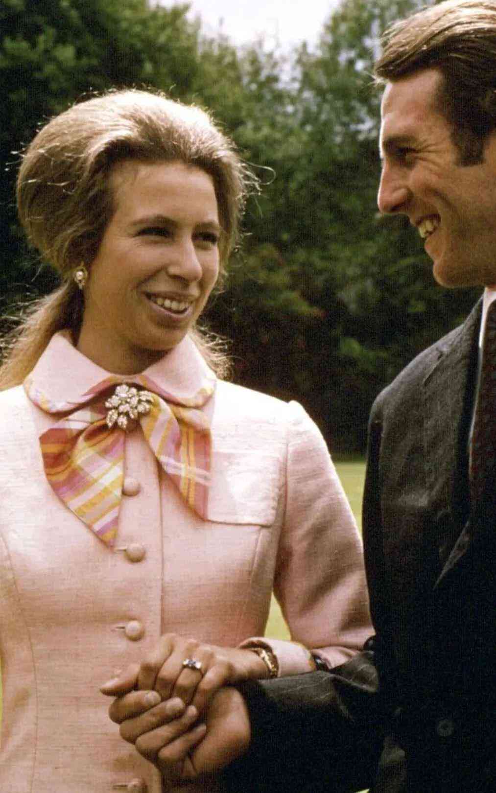 7克拉鉆戒有多大(7克拉的鉆戒多少錢啊)插圖19