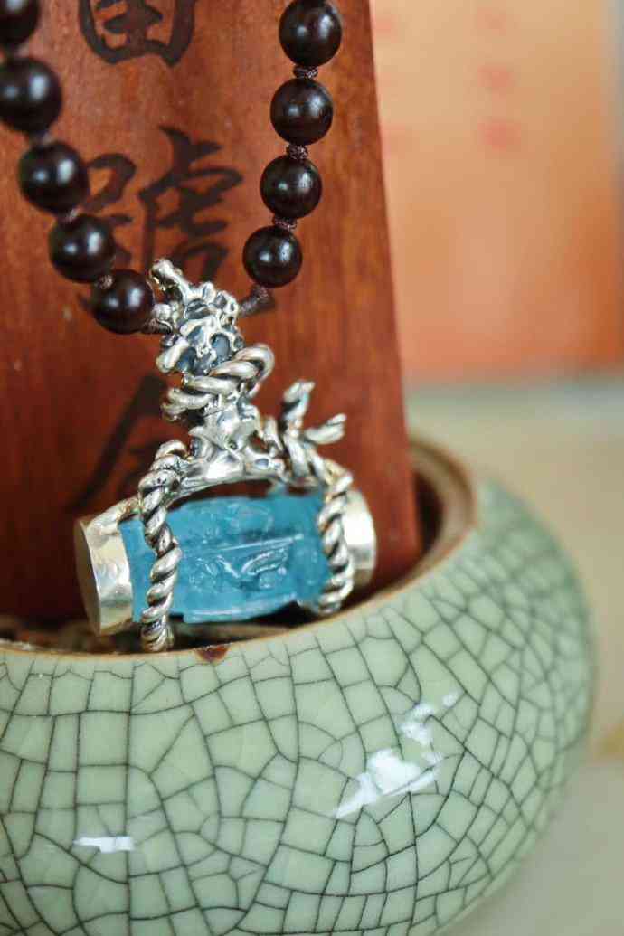 海藍(lán)寶的功效與作用適合什么人戴(佩戴海藍(lán)寶的功效)