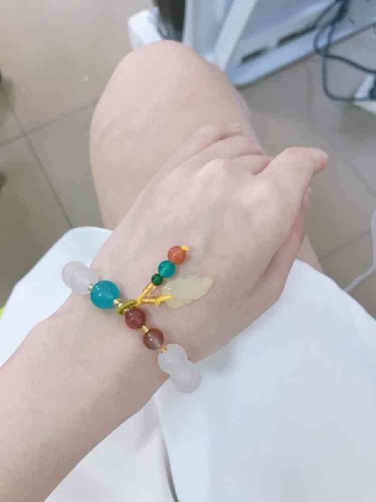 水晶手鏈真的能轉(zhuǎn)運(yùn)嗎(水晶手鏈真的能帶來好運(yùn)嗎)插圖1