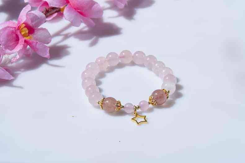 水晶手鏈真的能轉(zhuǎn)運(yùn)嗎(水晶手鏈真的能帶來好運(yùn)嗎)插圖3