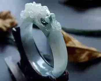 貴妃鐲尺寸(圓鐲和貴妃鐲區(qū)別尺寸)插圖6