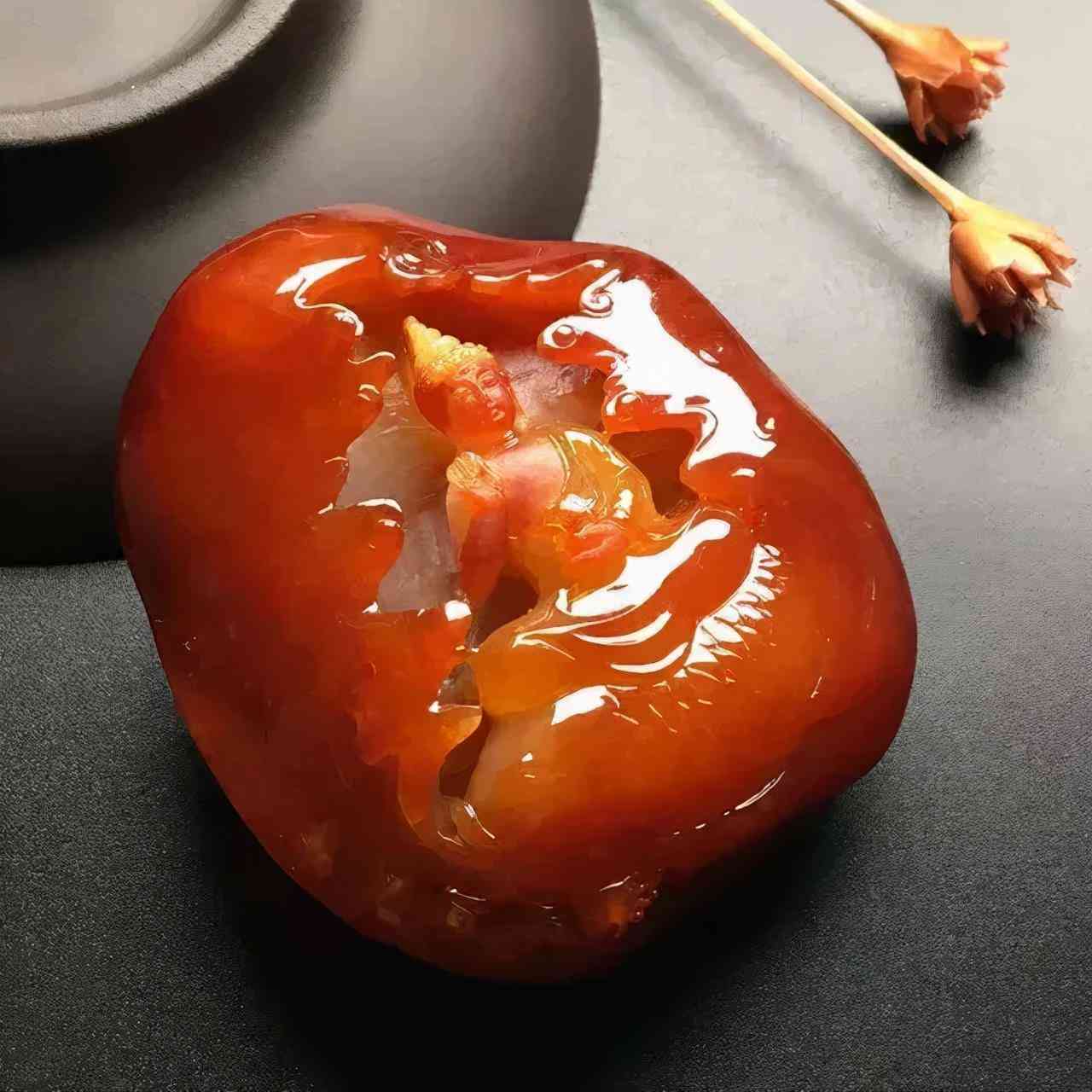 紅色手鐲一般是啥玉(紅色手鐲一般是啥玉有氣泡)插圖1