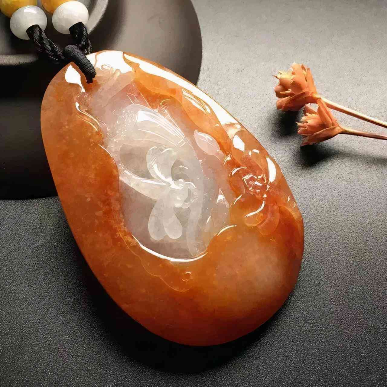 紅色手鐲一般是啥玉(紅色手鐲一般是啥玉有氣泡)插圖2