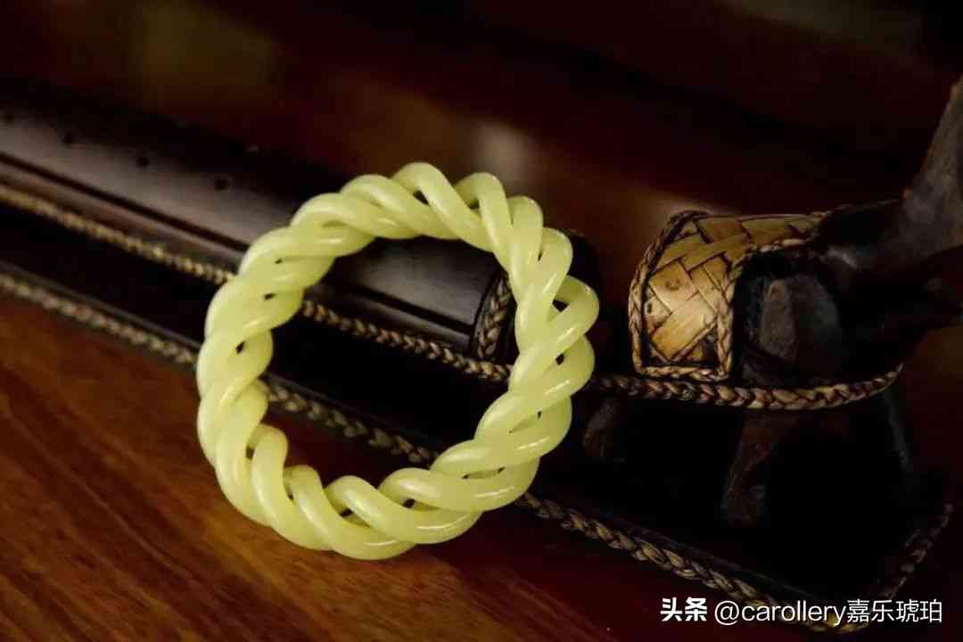 琥珀手鐲的功效與作用(琥珀什么顏色最珍貴)插圖1