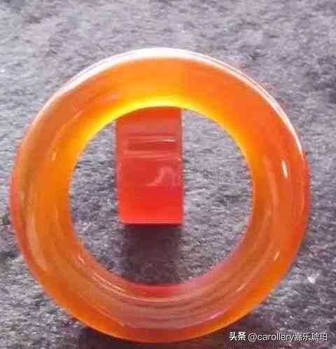 琥珀手鐲的功效與作用(琥珀什么顏色最珍貴)插圖8