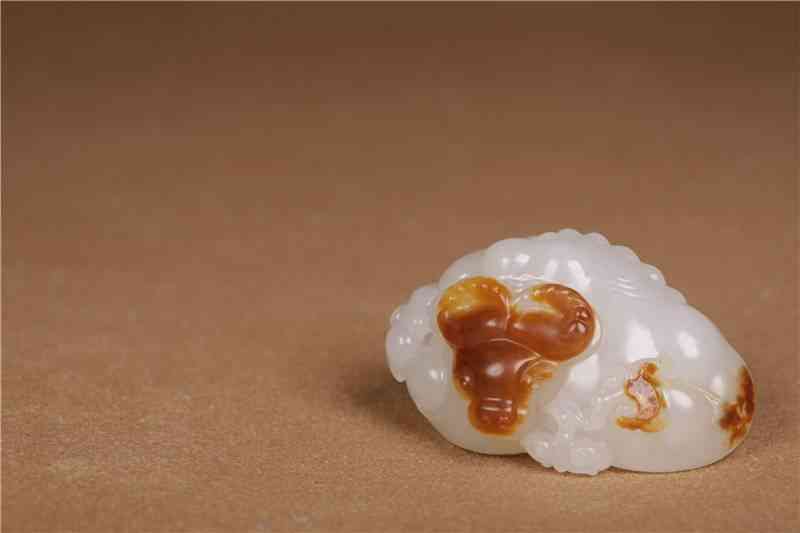 和田羊脂白玉市場價(jià)多少一克(和田羊脂玉多少錢一克)插圖1