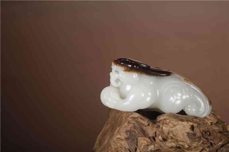 和田羊脂白玉市場價(jià)多少一克(和田羊脂玉多少錢一克)插圖6