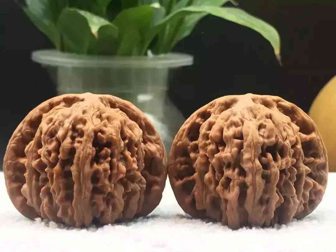 文玩核桃正確盤玩方法(文玩核桃正確盤玩方法手套)