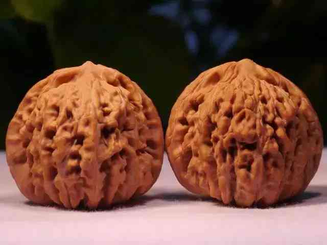 文玩核桃正確盤玩方法(文玩核桃正確盤玩方法手套)插圖2