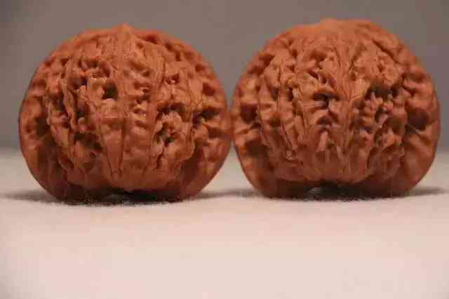 文玩核桃正確盤玩方法(文玩核桃正確盤玩方法手套)插圖5