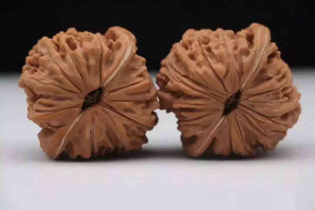 文玩核桃正確盤玩方法(文玩核桃正確盤玩方法手套)插圖11