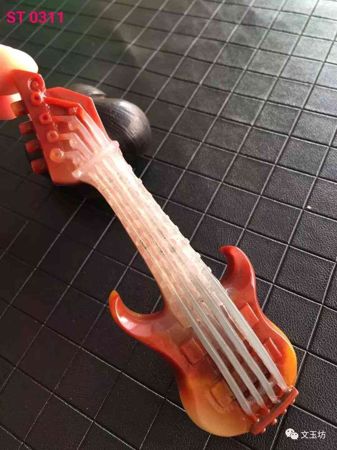 手電筒看黃龍玉鑒定方法(云南的黃龍玉能不能買)插圖5