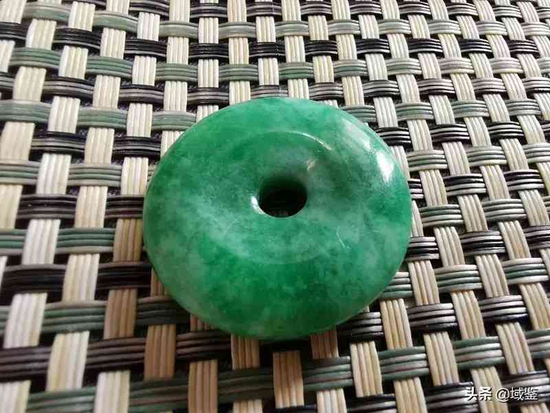 怎么判斷翡翠(怎么判斷翡翠種老不老)插圖3